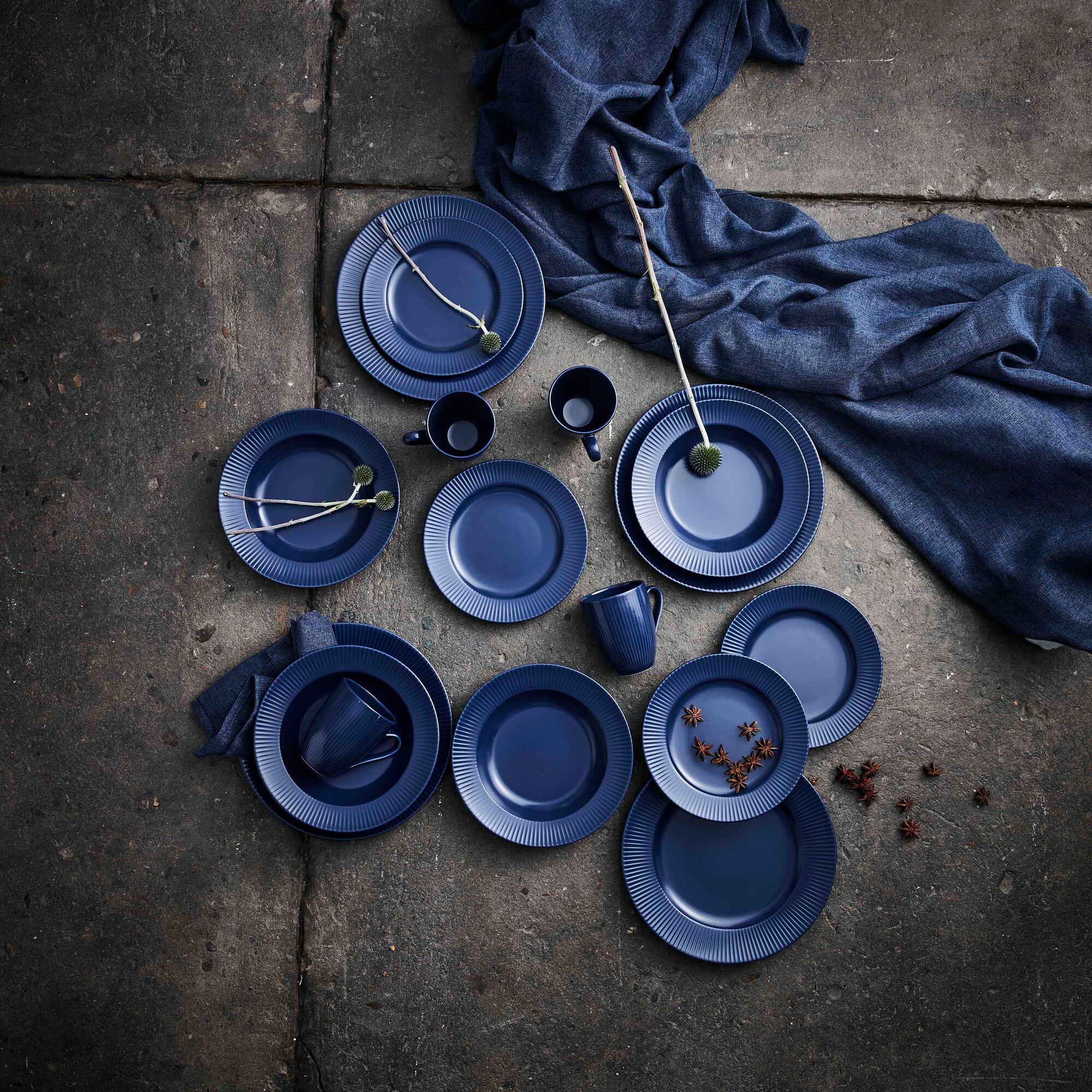 Groovy dinner plate | Blue