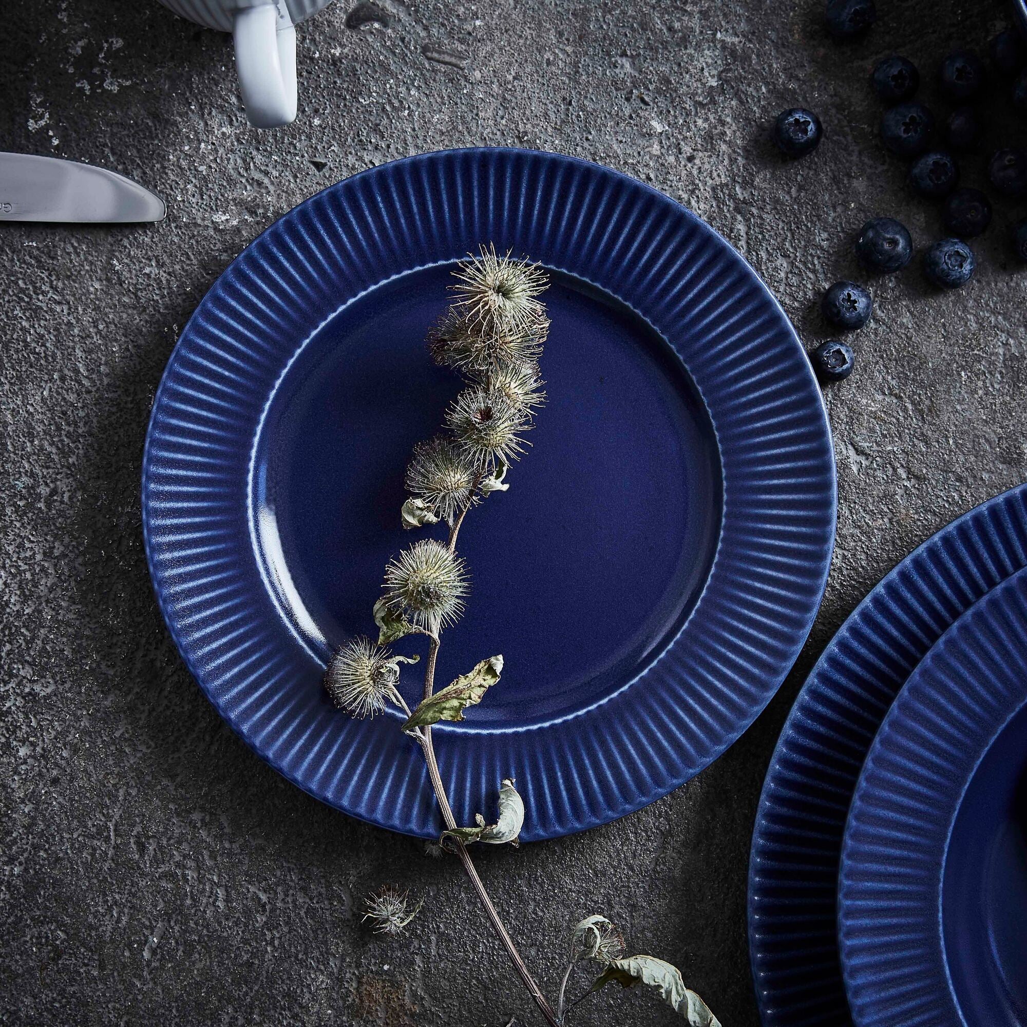Groovy dinner plate | Blue