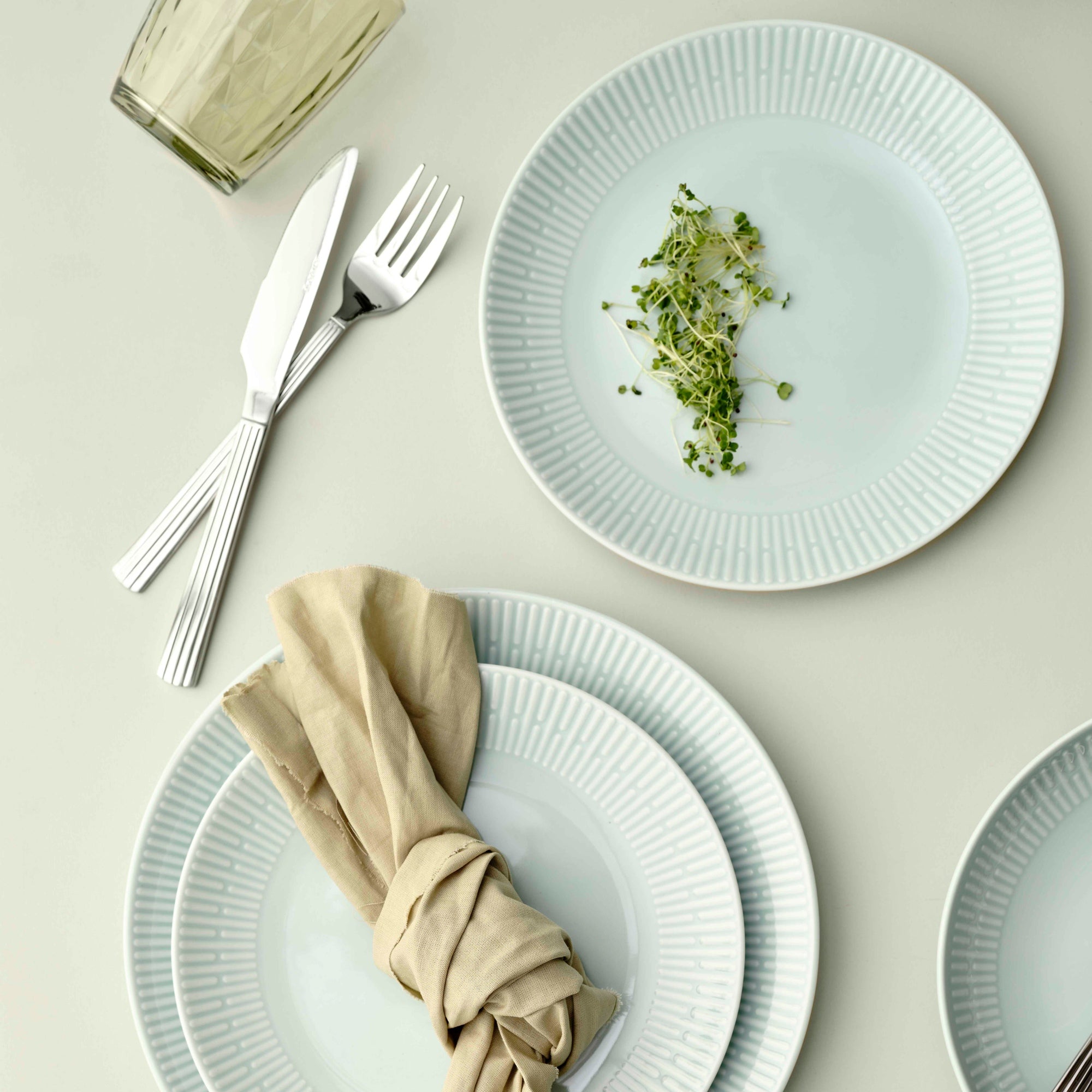 Relief dinner plate | Dusty Green