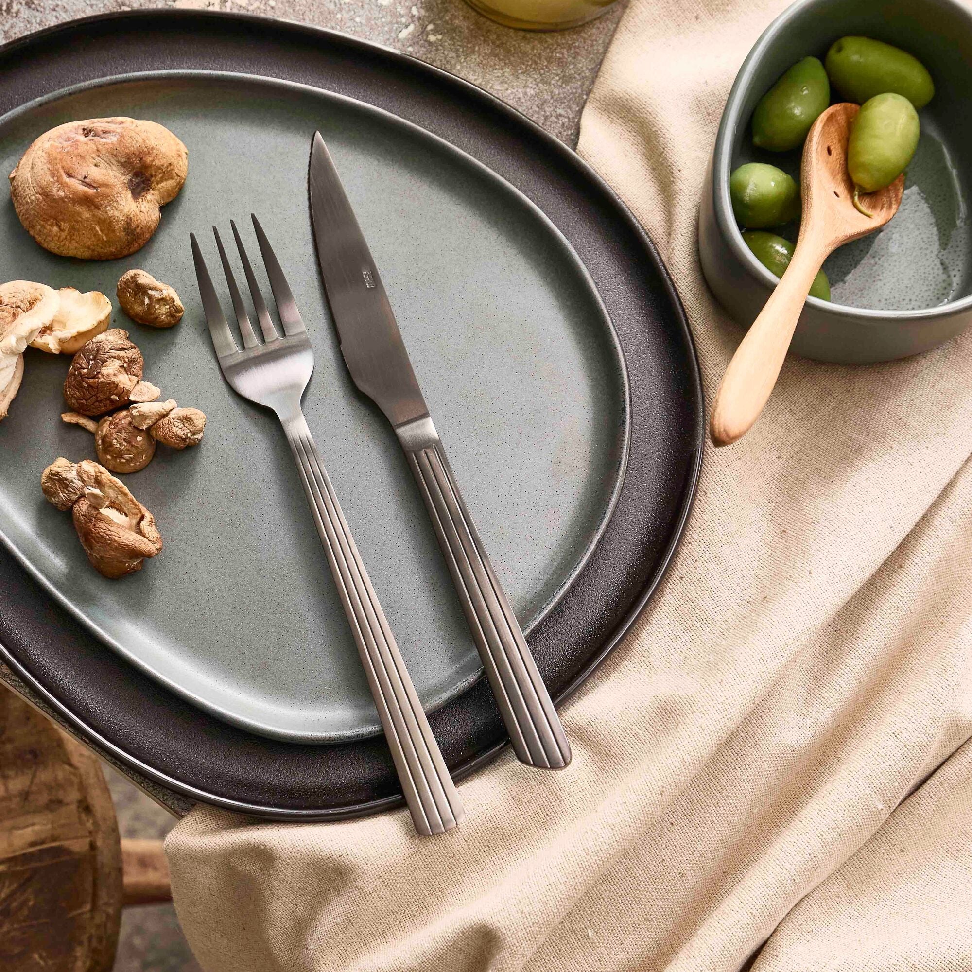 RAW 8 piece steak set | Matte Black