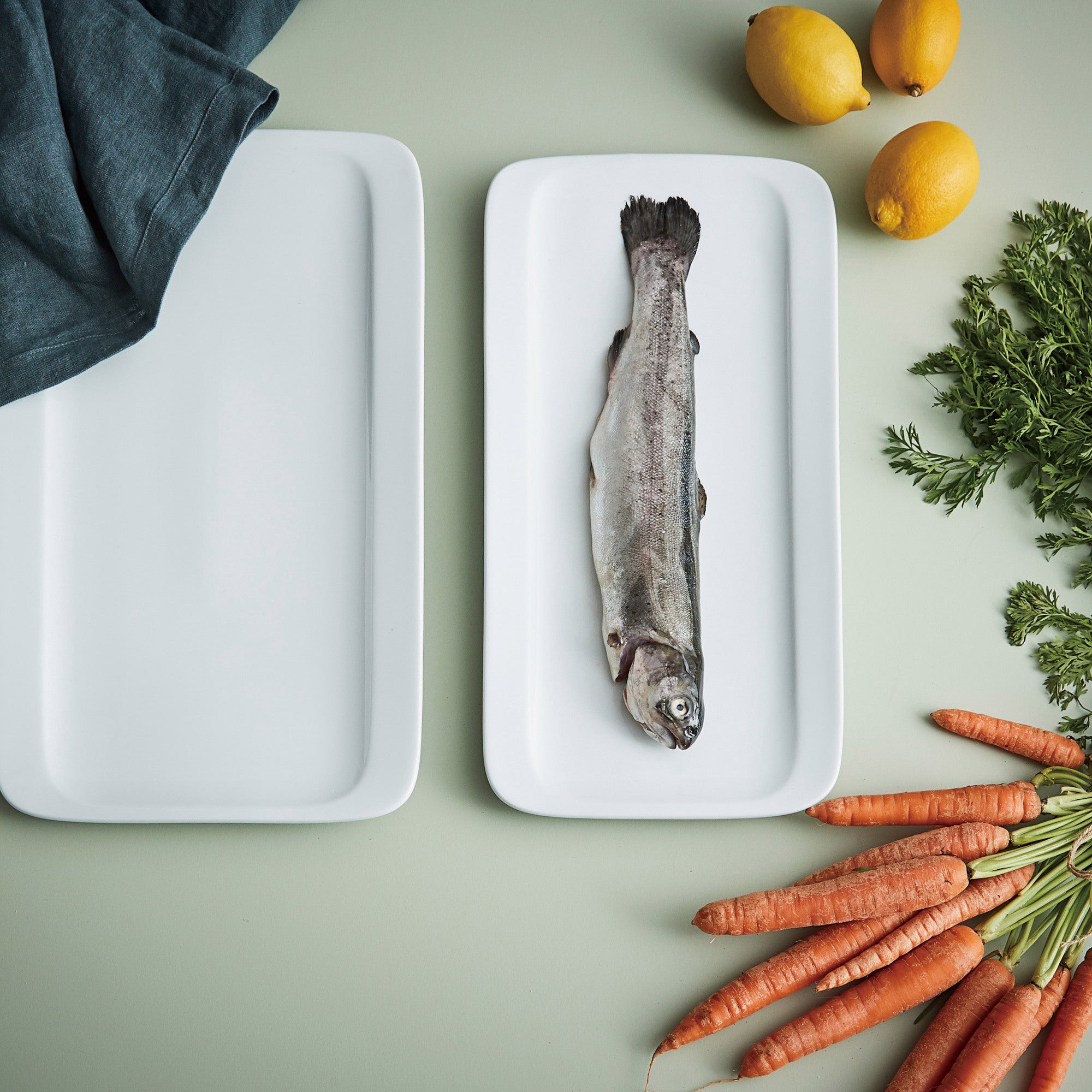 Aroma rectangular dish 42 cm | White