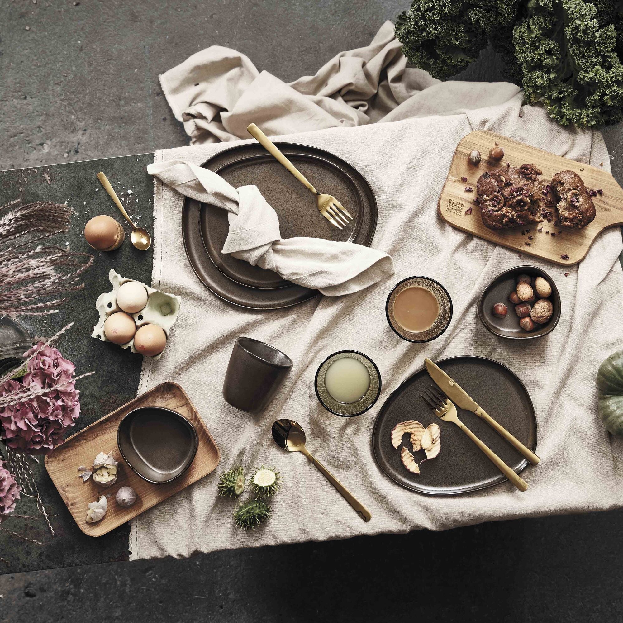 RAW Organic dinner plate | Metallic Brown