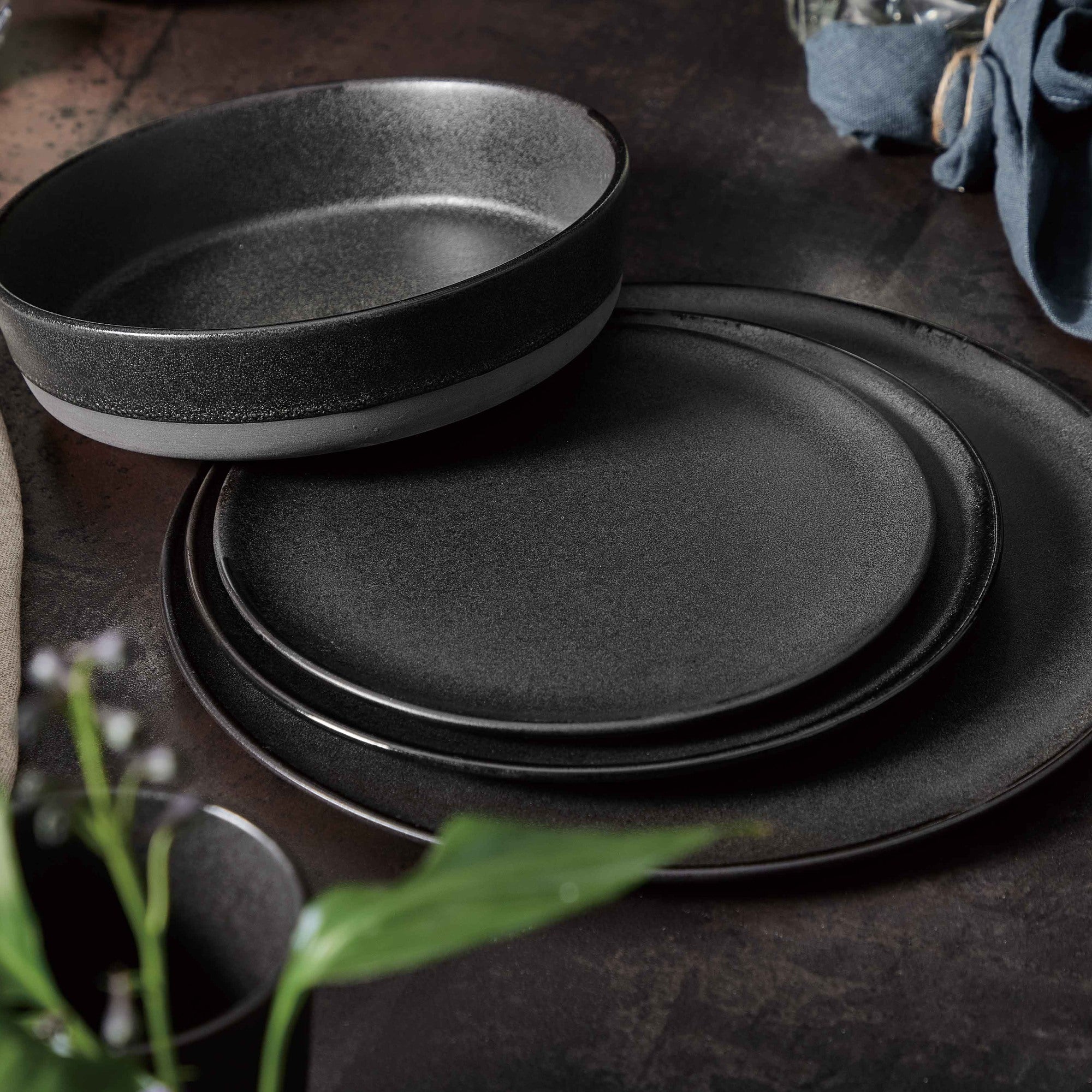 RAW dinner plate | Titanium Black