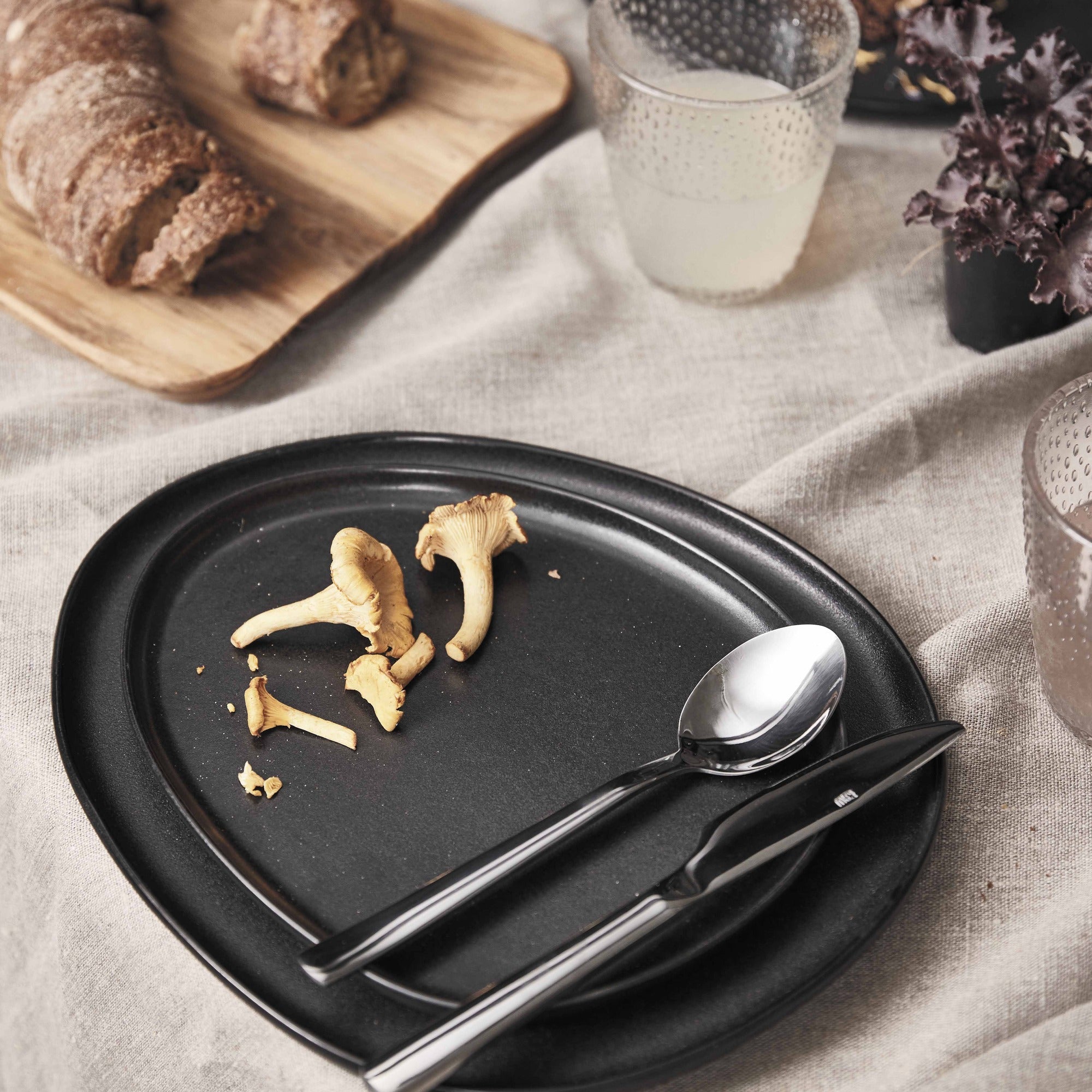 RAW Organic dinner plate | Titanium Black